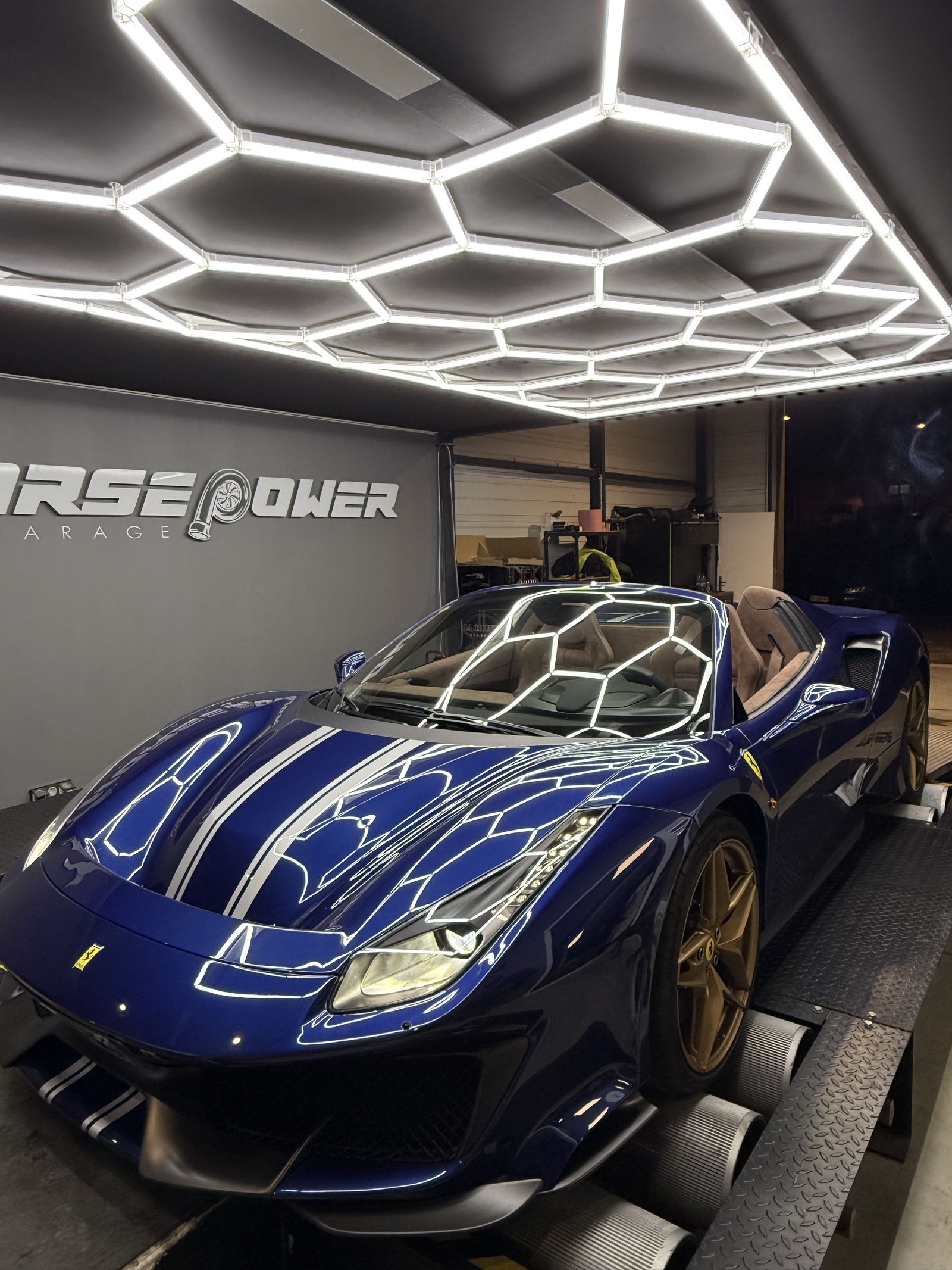 Ferrari Spider bleue