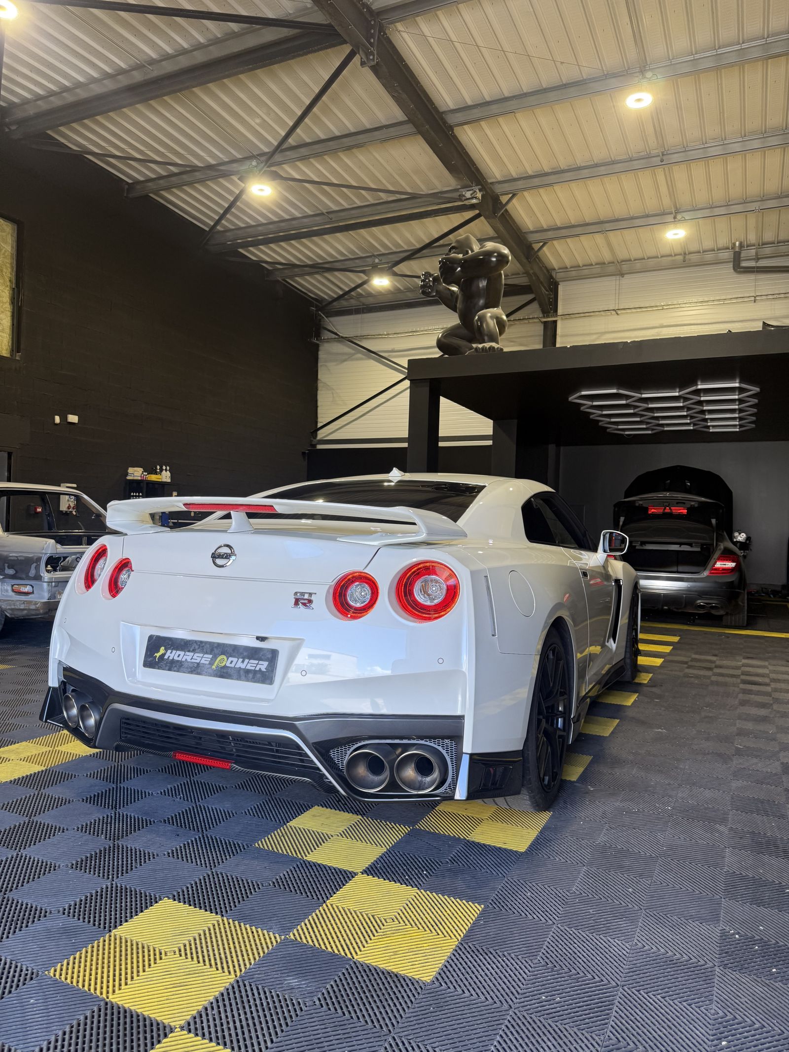 Nissan GT-R
